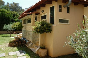 The big independent BBQ room at the back yard