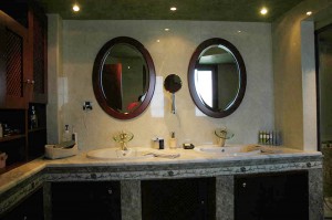 The big bathroom of the master bedroom (3rd floor)