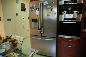 The fully equipped kitchen on the ground floor