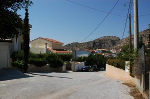 The entrance of the private housing estate "Maistrali"